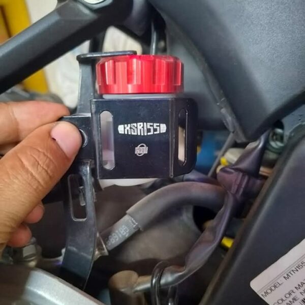 BACK MASTER CYLINDER CAP/OIL POT YAMAHA XSR155 PREMIUM