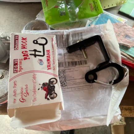 BAG HOOK YAMAHA FZ V3 DELUXE & FZ V4