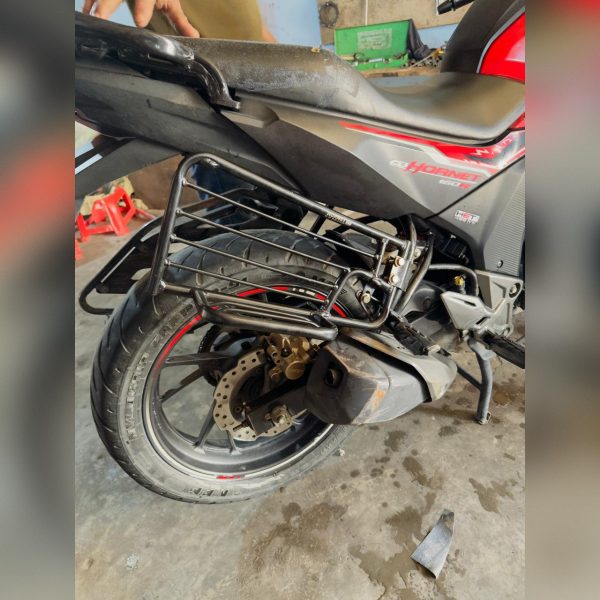 RIGHT SAREE GUARD HONDA CB HORNET 160R PREMIUM