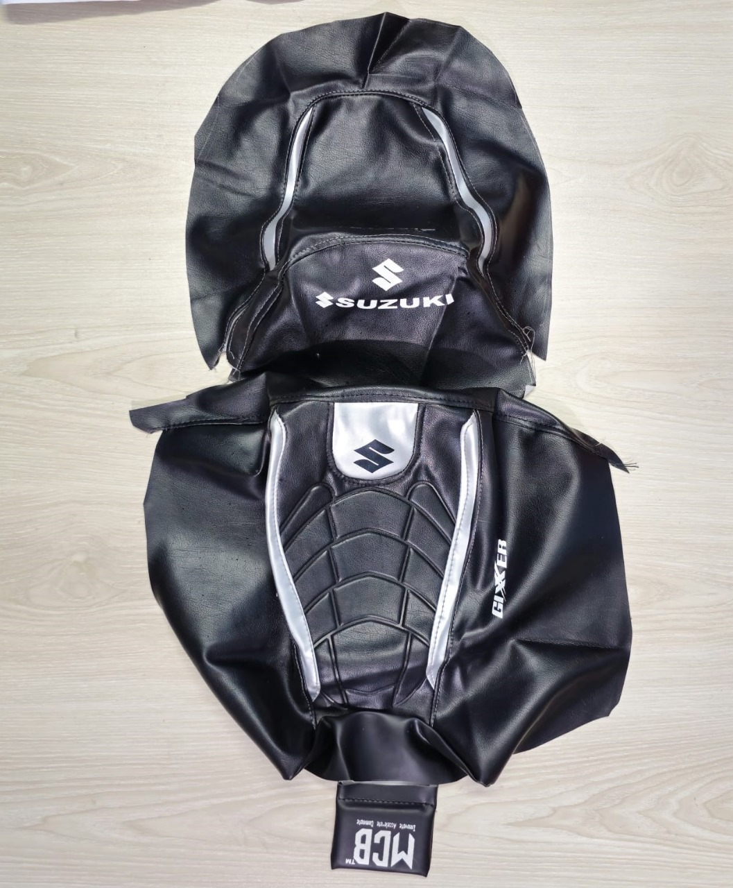 Black-Ash.jpg SEAT COVER SUZUKI GIXXER SF & NAKED Fi ABS PREMIUM - Image 1