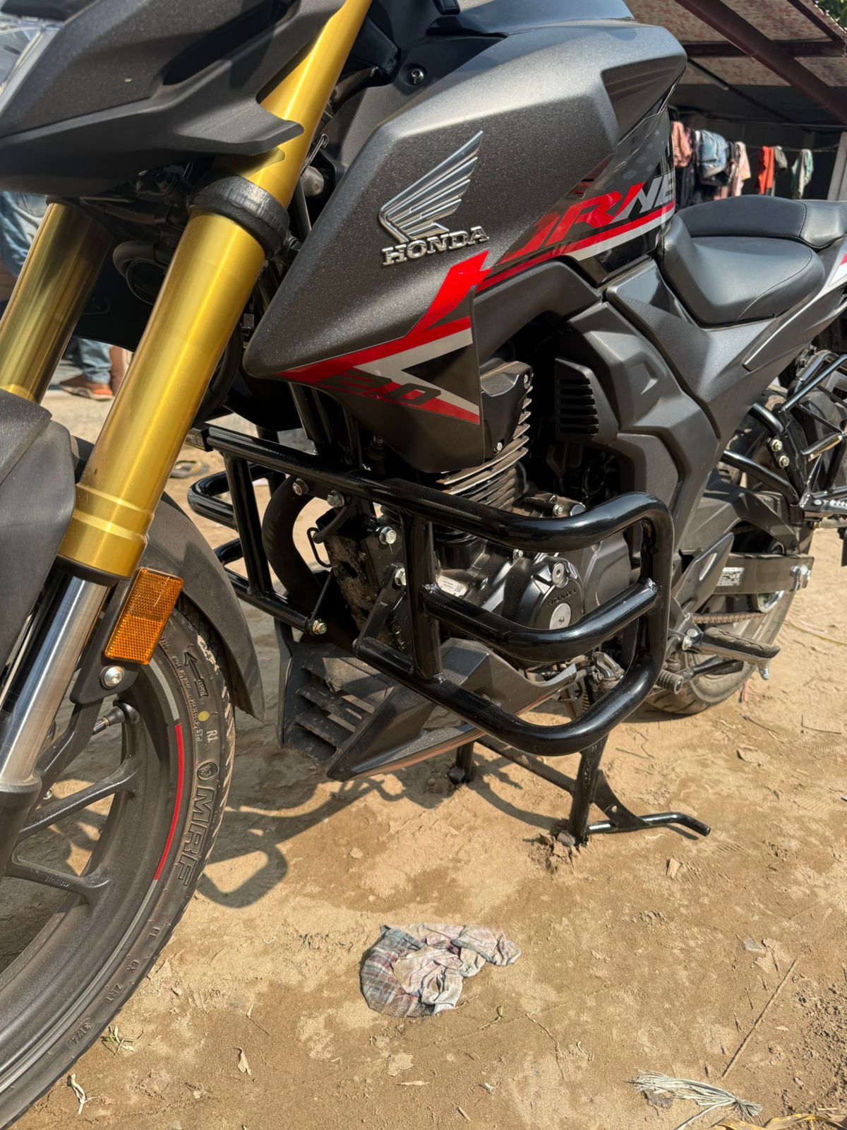 WhatsApp-Image-2025-01-08-at-11.07.39_b30c000d.jpg LEG GUARD HONDA HORNET 2.0 PREMIUM - Image 1
