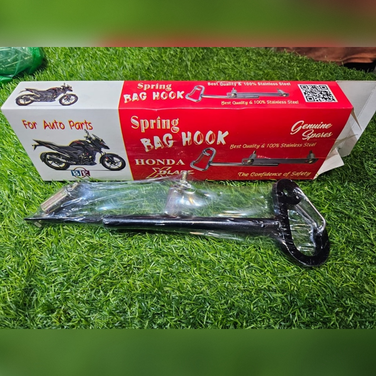 square-image BAG HOOK HONDA X BLADE PREMIUM - Image 1